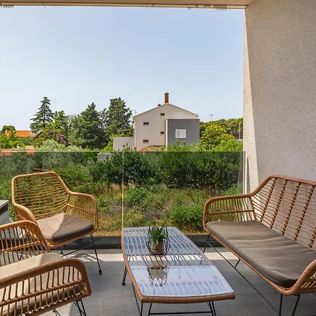 Korina - Free Private Parking *