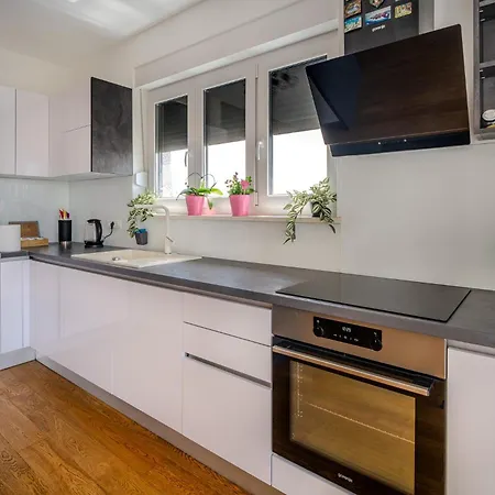 Korina - Free Private Parking זאדאר