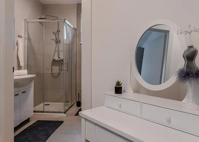 Korina - Free Private Parking דירה