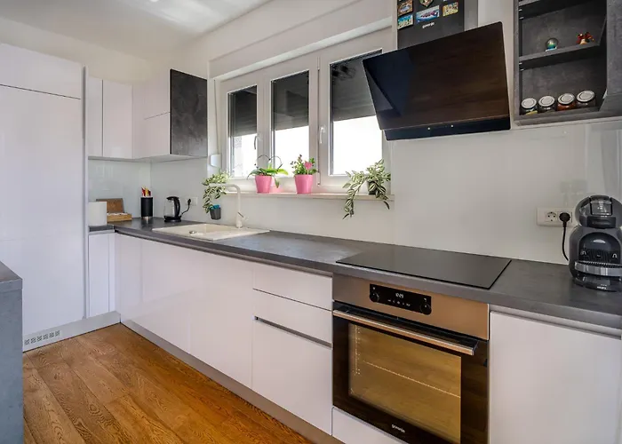 Korina - Free Private Parking זאדאר